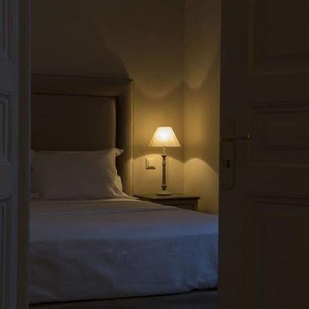 Home & Art Suites Атина Екстериор снимка