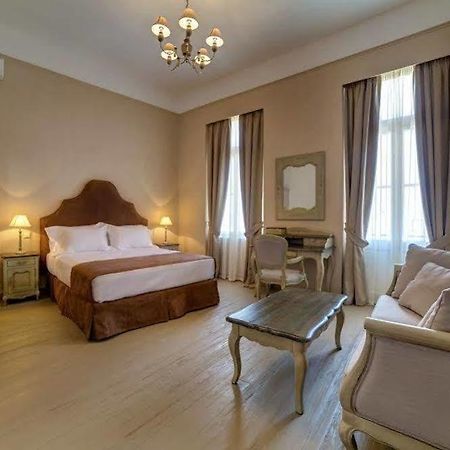 Home & Art Suites Атина Екстериор снимка