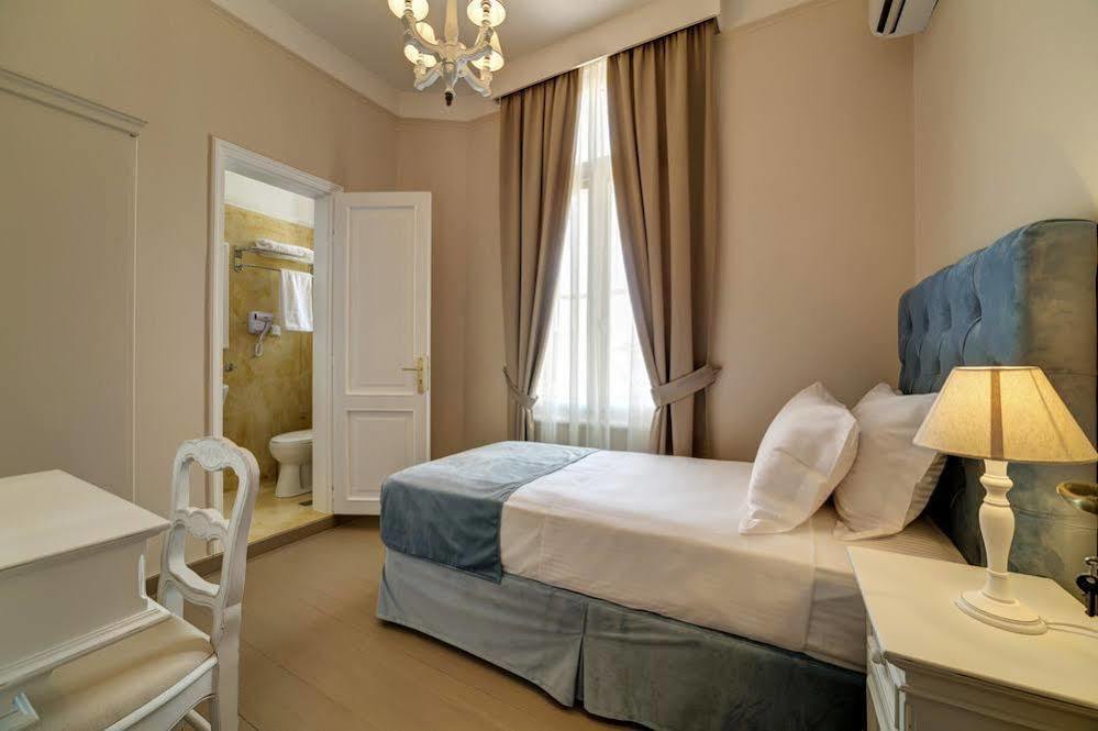 Home & Art Suites Атина Екстериор снимка