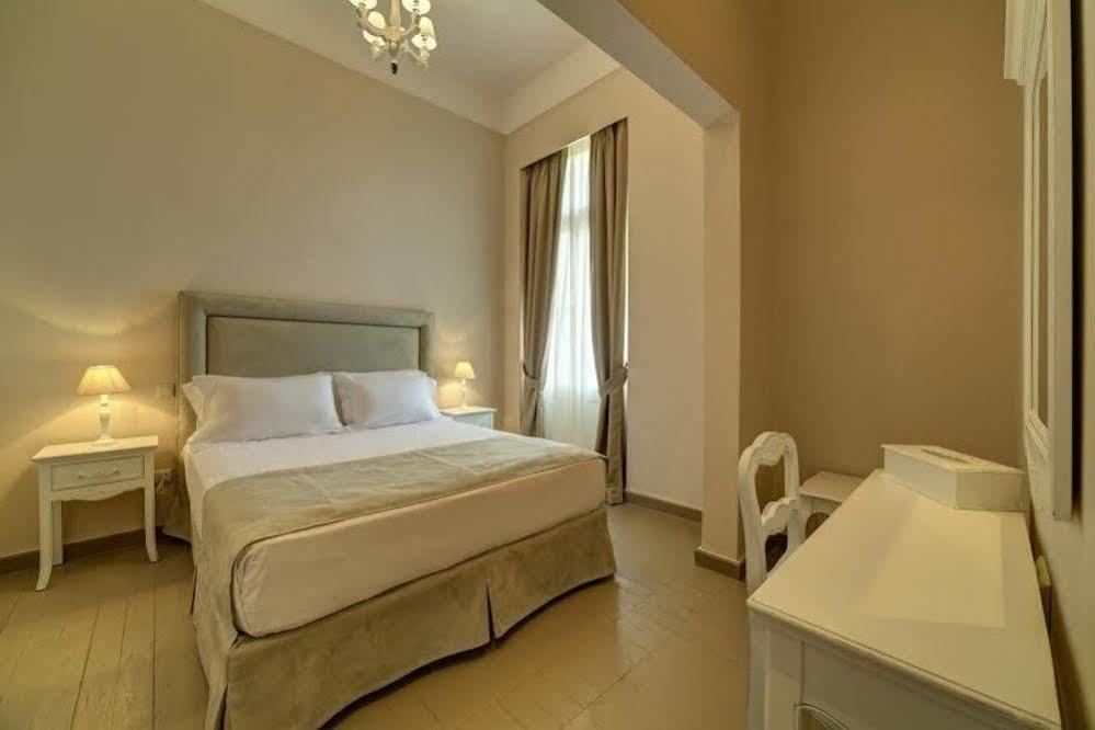 Home & Art Suites Атина Екстериор снимка