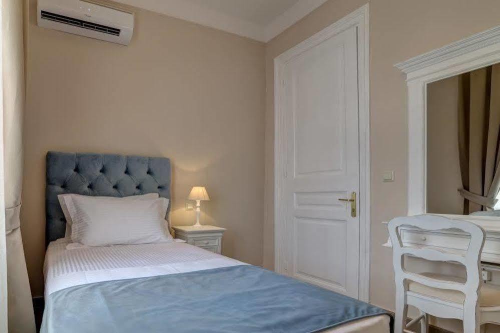 Home & Art Suites Атина Екстериор снимка