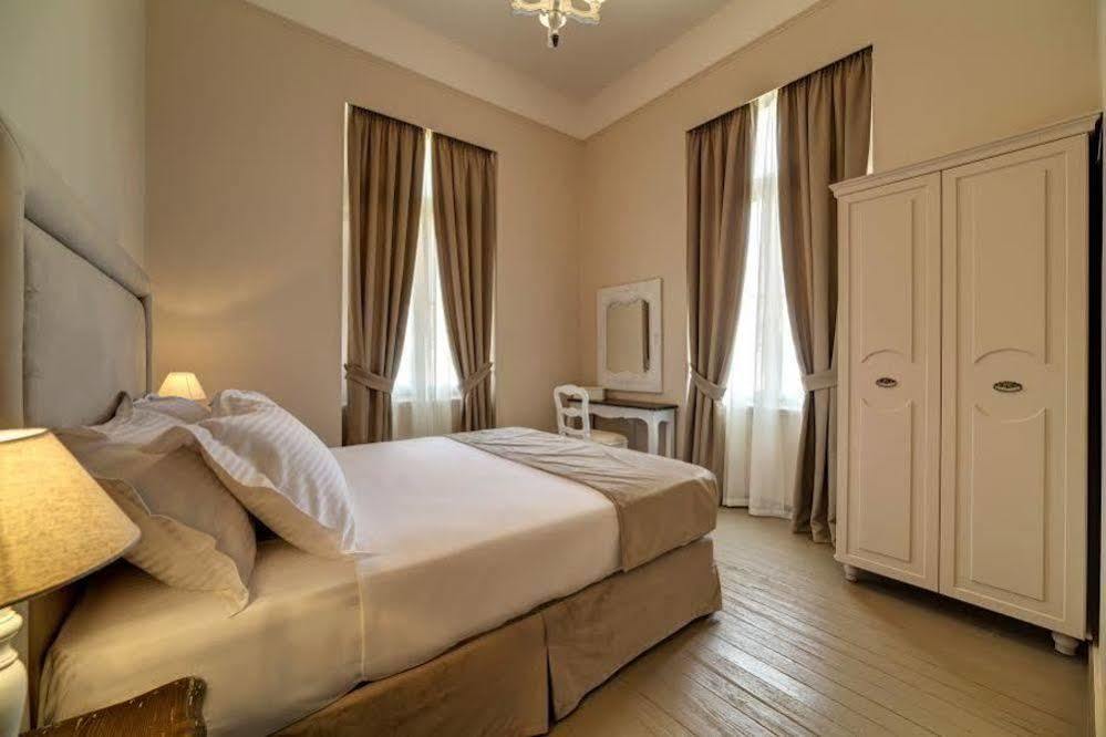 Home & Art Suites Атина Екстериор снимка