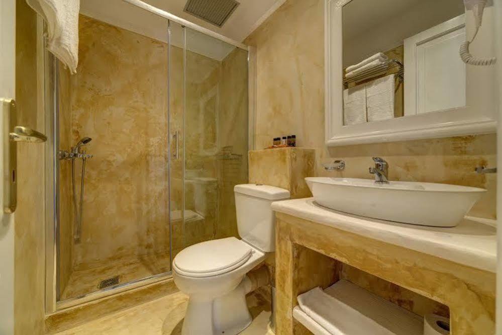 Home & Art Suites Атина Екстериор снимка
